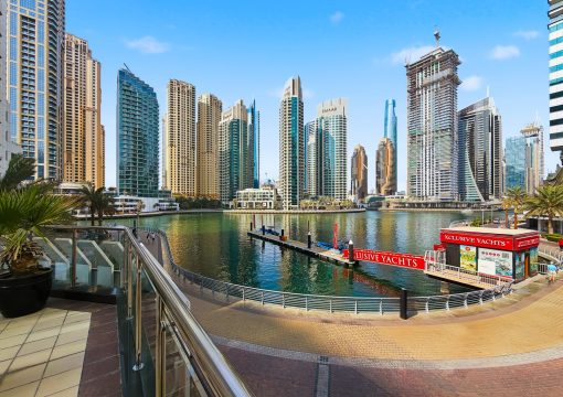 Vibrant 1 bedroom with Marina view- Your Stylish & Bright Getaway