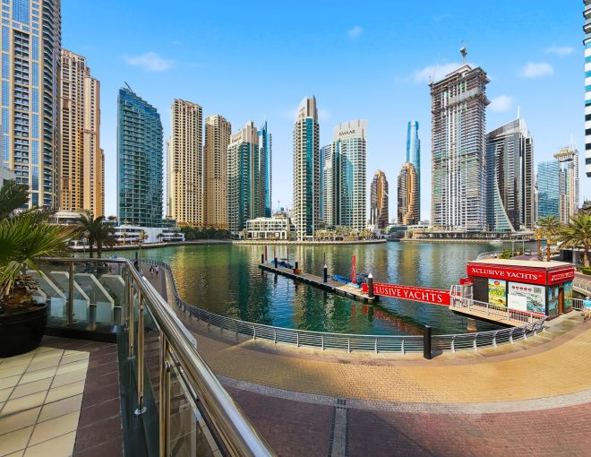 Vibrant 1 bedroom with Marina view- Your Stylish & Bright Getaway