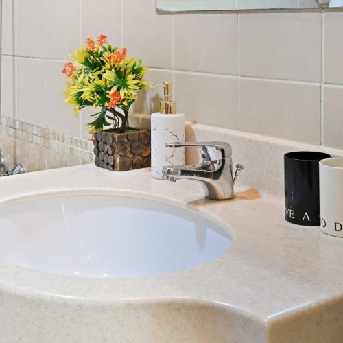 Vibrant 1 bedroom with Marina view- Your Stylish & Bright Getaway