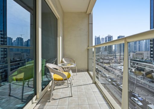 Vibrant 1 bedroom with Marina view- Your Stylish & Bright Getaway