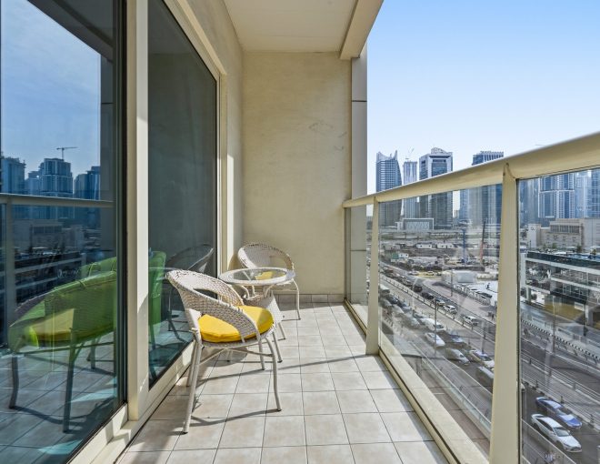 Vibrant 1 bedroom with Marina view- Your Stylish & Bright Getaway