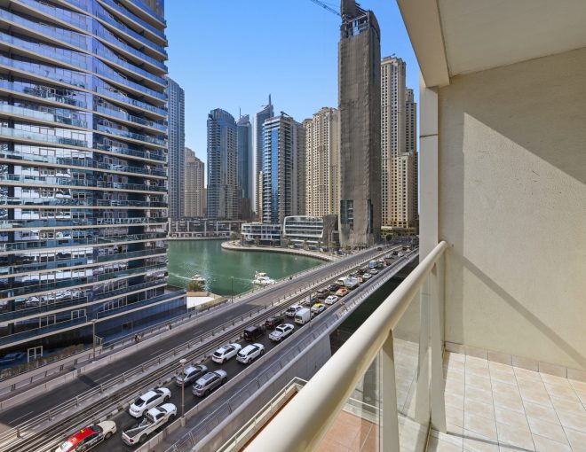 Vibrant 1 bedroom with Marina view- Your Stylish & Bright Getaway