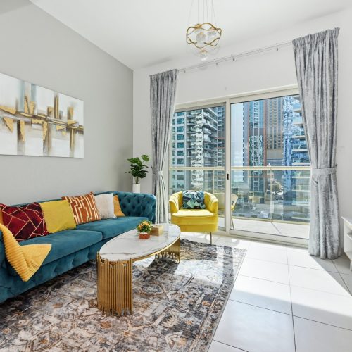 Vibrant 1 bedroom with Marina view- Your Stylish & Bright Getaway