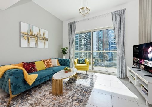 Vibrant 1 bedroom with Marina view- Your Stylish & Bright Getaway