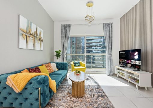 Vibrant 1 bedroom with Marina view- Your Stylish & Bright Getaway