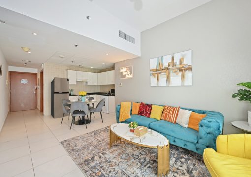 Vibrant 1 bedroom with Marina view- Your Stylish & Bright Getaway