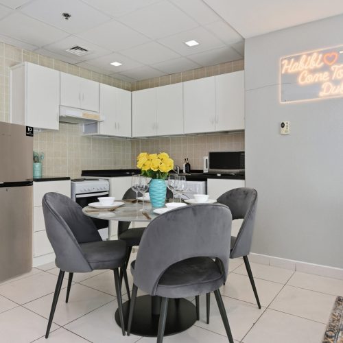 Vibrant 1 bedroom with Marina view- Your Stylish & Bright Getaway