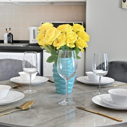 Vibrant 1 bedroom with Marina view- Your Stylish & Bright Getaway