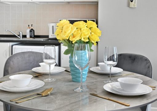 Vibrant 1 bedroom with Marina view- Your Stylish & Bright Getaway