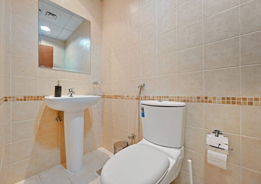 Vibrant 1 bedroom with Marina view- Your Stylish & Bright Getaway